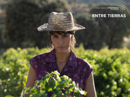 Megan Montaner protagoniza ‘Entre Tierras’, nueva serie de Antena 3, que completa su reparto e inicia su rodaje