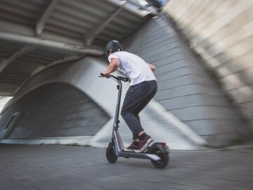 Todo lo necesario para conducir un patinete el&eacute;ctrico con seguridad