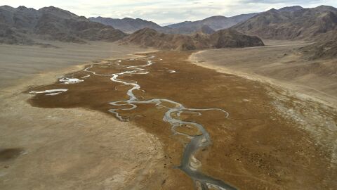 La crisis climática se agudiza en los último ocho años, los más cálidos desde que hay registros Cauce de río seco en China