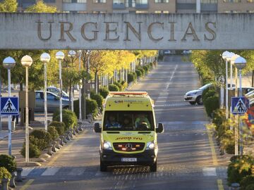 Una ambulancia llegando al hospital