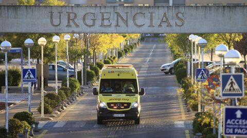 Una ambulancia llegando al hospital