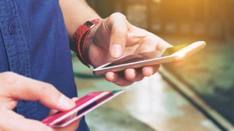Más de 14,5 millones de españoles no saben usar la banca online y 10,5 no utilizan el correo electrónico