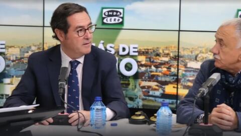 Antonio Garamendi y Pepe Álvarez, con Carlos Alsina en ‘Más de uno’