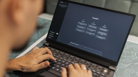 Ingeniería de ‘prompts’: saber qué instrucciones pedirle a una IA es una profesión