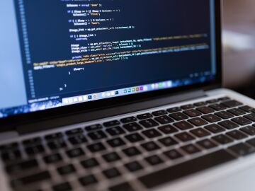 Explorando las profundidades de internet: &iquest;qu&eacute; es la deep web y cu&aacute;les son sus riesgos?