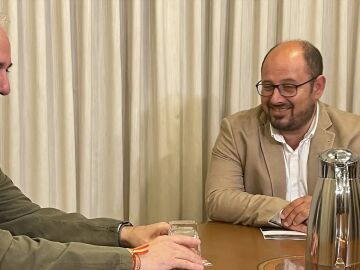 Alberto Izquierdo, con Carlos Alsina en ‘Más de uno’: “Votaremos a Jorge Azcón si se compromete con los aragoneses y con las cuestiones programáticas que le hemos marcado”