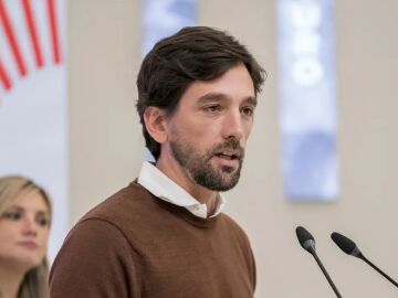 Adrián Vázquez, con Carlos Alsina en ‘Más de uno’: “Espero que a Puigdemont y Comín podamos verles sentados ante un tribunal español a principios del próximo año”