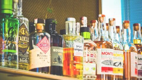Botellas de alcohol. Botellas de alcohol.