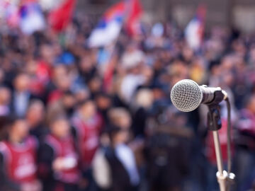 La polarizaci&oacute;n pol&iacute;tica y el poder de la desinformaci&oacute;n en las redes sociales