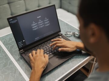 Un estudio del MIT concluye que los redactores que se apoyan en ChatGPT mejoran su productividad en un 40 %