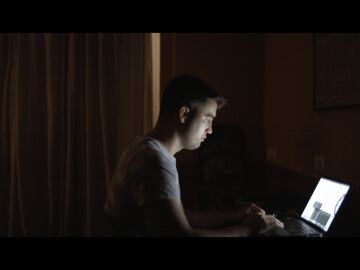 laSexta estrena este domingo 30 de julio en prime tiene ‘Adictos a la pantalla’, documental sobre adicciones en internet