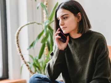 Un estudio revela que las personas apenas pueden diferenciar una voz creada por inteligencia artificial de una real 