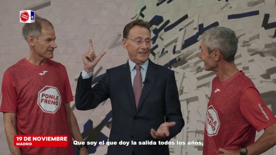 Mart&iacute;n Fiz y Abel Ant&oacute;n entran en el plat&oacute; de Antena 3 Noticias para recordarle a Mat&iacute;as Prats que el 19 de noviembre es la Carrera Ponle Freno de Madrid