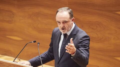 Javier Esparza, presidente de UPN, con Carlos Alsina en ‘Más de uno’: “El PSOE pone en la alcaldía de Pamplona a un partido dirigido por un terrorista”