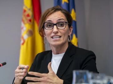 Mónica García, ministra de Sanidad, con Carlos Alsina en ‘Más de uno’: “Estamos valorando la autojustificación de las bajas de tres días para una enfermedad leve”