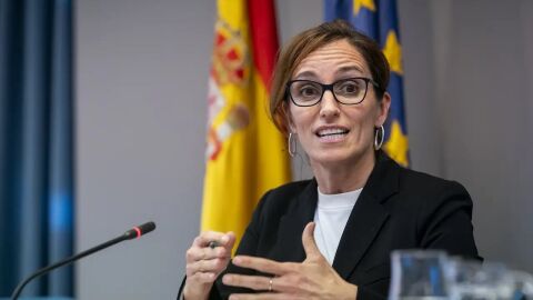 Mónica García, ministra de Sanidad, con Carlos Alsina en ‘Más de uno’: “Estamos valorando la autojustificación de las bajas de tres días para una enfermedad leve”