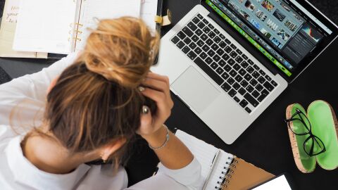 Qué es el tecnoestrés y cómo combatirlo a la vuelta de vacaciones