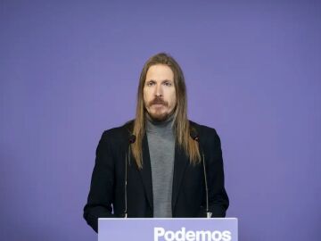 Pablo Fernández, portavoz de Podemos, con Carlos Alsina en ‘Más de uno’: “Es muy incomprensible que el PSOE y Sumar busquen el apoyo del PP antes que el de nuestros diputados”