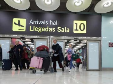 José Javier Sánchez, director de Inclusión Social de Cruz Roja, con Carlos Alsina en ‘Más de uno’: “Hemos advertido que la situación es insostenible. Nos retiramos temporalmente”