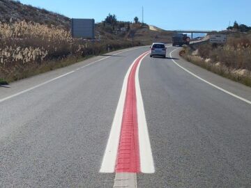 L&iacute;nea roja en la A-355 de M&aacute;laga 