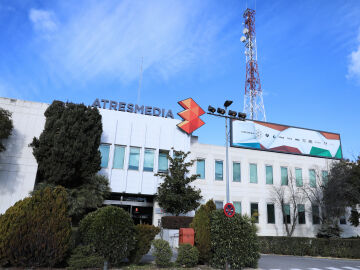 Antena 3 crece y ya suma 27 meses consecutivos como la cadena líder. Atresmedia TV sube y es el Grupo líder y laSexta sobre su rival