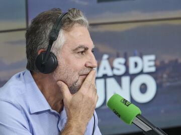 Carlos Alsina celebra el Día Mundial de la Radio embarcándose en el Titanic