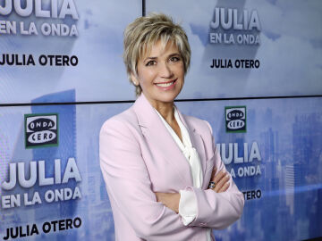 Julia Otero viaja Pamplona para emitir una edición especial de ‘Julia en la onda’ desde el Salón Pío Baroja del INAP