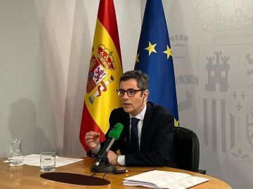 Félix Bolaños, con Carlos Alsina en ‘Más de uno’: “No niego que la mayoría de la sociedad española está en contra de la amnistía”
