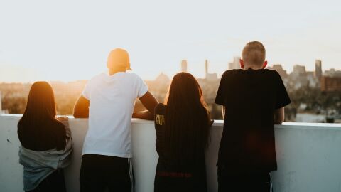 Pornografía y jóvenes: prohibición y educación