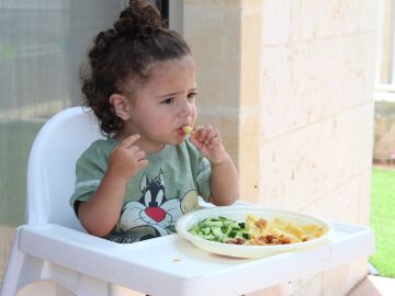 Alimentación infantil en el hogar: obligar a tu hijo a comer todo lo que hay en el plato es contraproducente