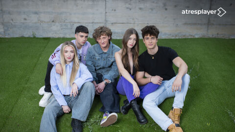 Rocío Velayos, María Bernardeau, Biel Antón, Kiko Bena y Miguel Fernández, protagonistas de ‘FoQ. La Nueva Generación’, nueva serie de atresplayer Rocío Velayos, María Bernardeau, Biel Antón, Kiko Bena y Miguel Fernández, protagonistas de ‘FoQ. La Nueva Generación’, nueva serie de atresplayer