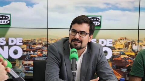 Guillermo del Valle, líder de Izquierda Española, con Carlos Alsina en ‘Más de uno’: “Esta es la legislatura de una sola ley: la ley de impunidad para unos pocos”