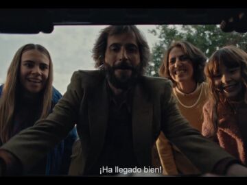  'Conduce siempre como si llevaras el plato principal de la comida de Navidad', la campa&ntilde;a de la DGT para estas navidades