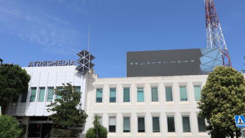 Antena 3 lidera al alza y arrasa en febrero. Atresmedia crece y es el grupo líder. laSexta sube y vence por 44º mes a su competidor directo