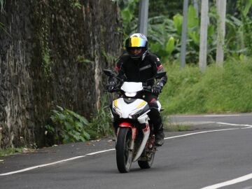 Diez a&ntilde;os, m&aacute;s de 2.000 vidas: as&iacute; son los accidentes de moto en carreteras espa&ntilde;olas