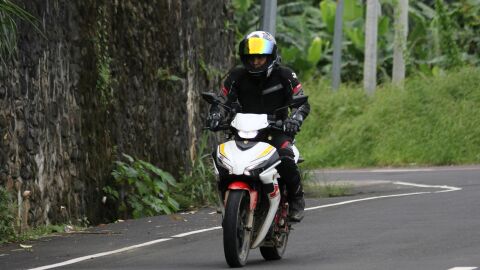 Diez años, más de 2.000 vidas: así son los accidentes de moto en carreteras españolas