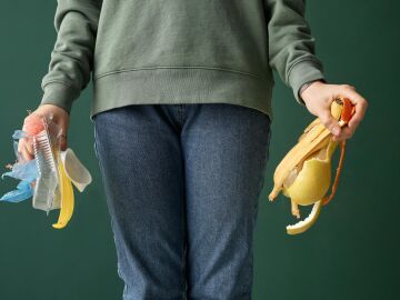 Tres jóvenes españoles reciben un galardón internacional por una etiqueta inteligente que reduce el desperdicio alimentario Tres jóvenes españoles reciben un galardón internacional por una etiqueta inteligente que reduce el desperdicio alimentario