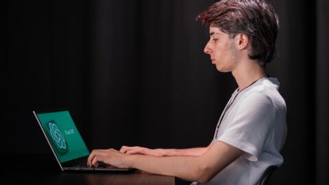 Los adolescentes y la IA: cuando la tecnología se convierte en confidente