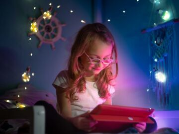 Niños sin móvil, pero no sin publicidad: por qué no basta con restringir el acceso Niños sin móvil, pero no sin publicidad: por qué no basta con restringir el acceso