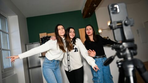 La juventud que se expone y la administración que regula