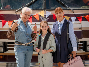 ‘Abuela tremenda’, la nueva comedia familiar de Atresmedia Cine protagonizada por Elena Irureta y Toni Acosta, finaliza su rodaje principal