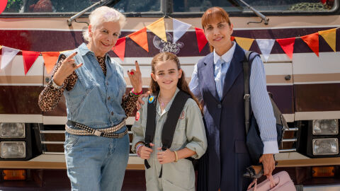 ‘Abuela tremenda’, la nueva comedia familiar de Atresmedia Cine protagonizada por Elena Irureta y Toni Acosta, finaliza su rodaje principal