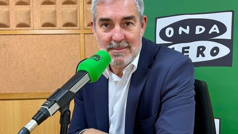Fernando Clavijo, Presidente del Gobierno de Canarias en el transcurso de la entrevista en M&aacute;s de Uno Canarias 