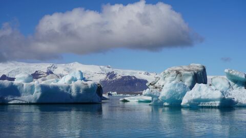 Icebergs derritiéndose por el calentamiento global