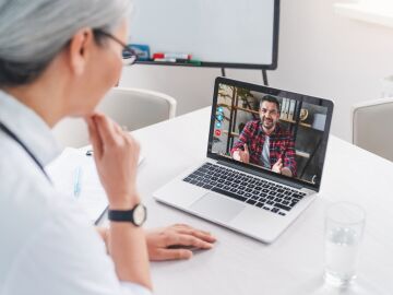 La trampa laboral en YouTube: así usan la IA para robar tus datos y dinero
