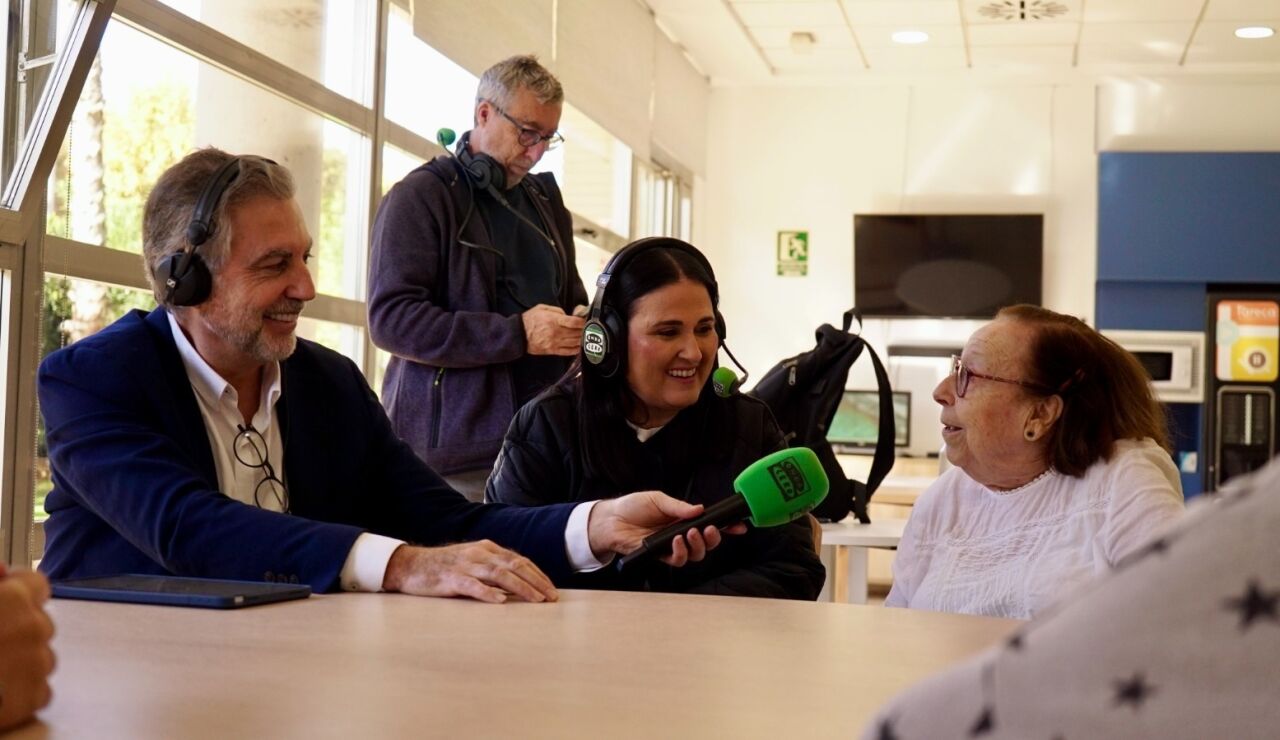 Carlos Alsina, en Valencia con ‘Más de uno’ un año después de la riada provocada por la DANA texto-alternativo