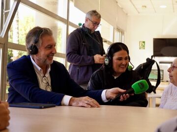 Carlos Alsina, en Valencia con ‘Más de uno’ un año después de la riada provocada por la DANA Carlos Alsina, en Valencia con ‘Más de uno’ un año después de la riada provocada por la DANA