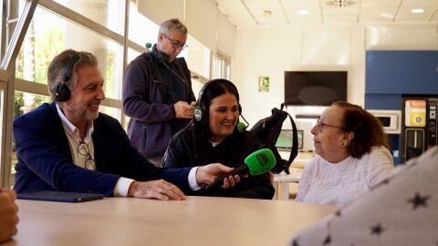 Carlos Alsina, en Valencia con ‘Más de uno’ un año después de la riada provocada por la DANA Carlos Alsina, en Valencia con ‘Más de uno’ un año después de la riada provocada por la DANA