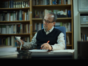 Se rueda en Asturias ‘El profesor’, la nueva película de Atresmedia Cine dirigida por Daniel Castro y protagonizada por Javier Gutiérrez Se rueda en Asturias ‘El profesor’, la nueva película de Atresmedia Cine dirigida por Daniel Castro y protagonizada por Javier Gutiérrez