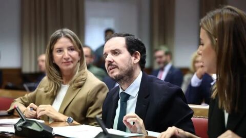 Alejo Miranda, con Carlos Alsina en ‘Más de uno’, sobre la comparecencia de Pedro Sánchez en el Senado: “Tenía delante un muro que venía a no contestar” Alejo Miranda, con Carlos Alsina en ‘Más de uno’, sobre la comparecencia de Pedro Sánchez en el Senado: “Tenía delante un muro que venía a no contestar”